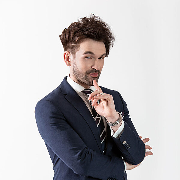 Colin cloud headshot